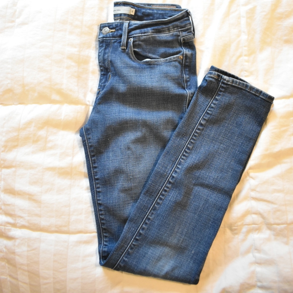 (3 for 20) Levi's Mid rise skinny size 6